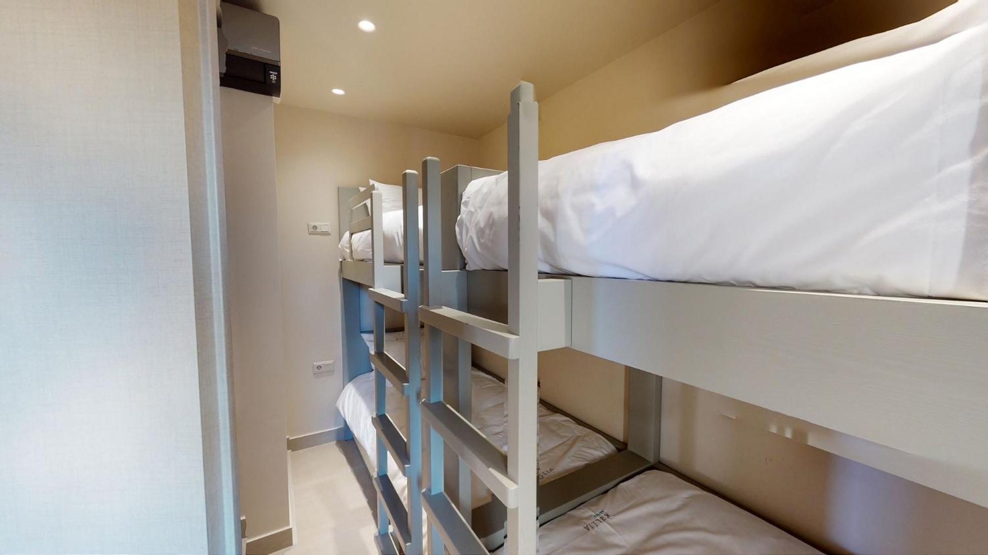 Kallia Suites- Chorefto Szoba fotó